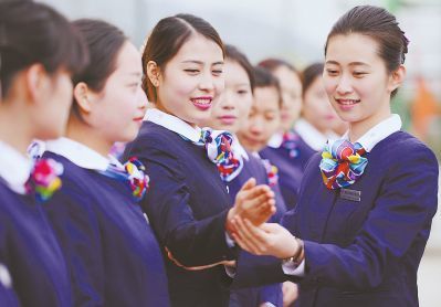 合福高鐵開行在即，動姐服務禮儀培訓全面展開